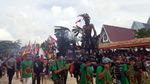 Ngeri! Tatung di Singkawang Pamer Aksi Kebal Senjata Tajam