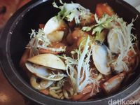 Oishii! Abura Ramen, Ramen Kering dengan Aneka Topping