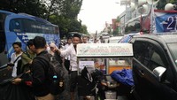 Bukan kali ini saja, Andri pernah menggratiskan dagangan pada aksi 212 di silang Monas, Jakarta Pusat.