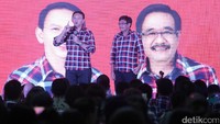 Ahok menyampaikan pidatonya.