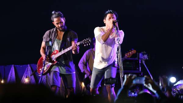 Melihat Momen Uki bersama NOAH Melihat Momen Uki bersama NOAH