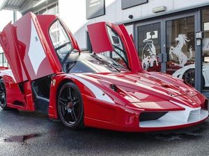 Satu-satunya Mobil Balap Legal di Jalanan Umum Dijual