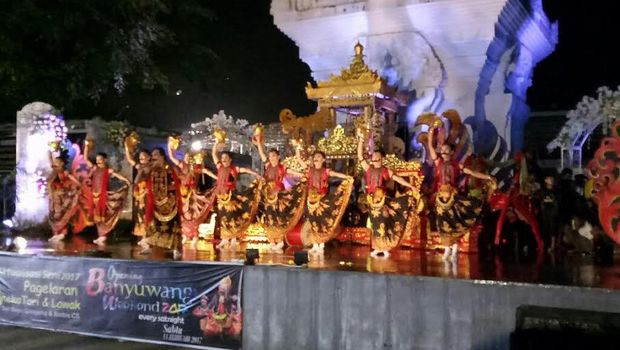 Kegiatan ini memberi ruang seluas-luasnya kepada kelompok seni dan budaya Banyuwangi