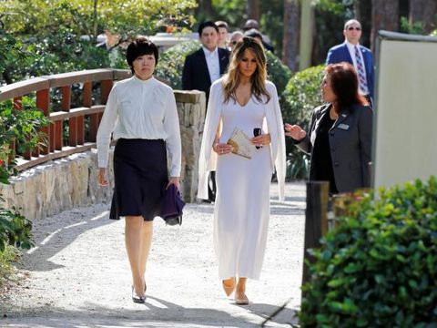 2 Kali Tolak Gandengan, Ada Apa dengan Donald Trump dan Melania?