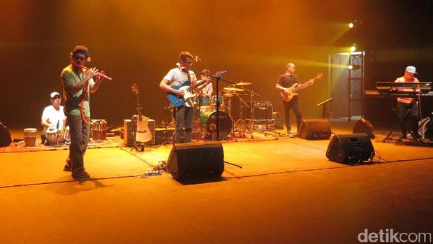 'Tersihir' The Andre Dinuth Group di Salihara Jazz Buzz