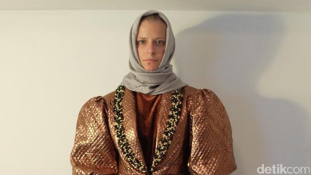 Berhijab Pertamakali untuk Show Anniesa Hasibuan, Ini Kata Model New York