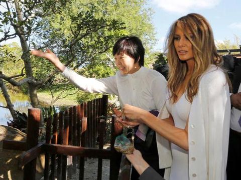 Melania dan Akie saat tur di Museum Morikami di Florida. 