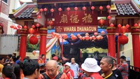 1. Dilangsungkan untuk yang ke-15 kalinya, perayaan Cap Go Meh Bogor kembali berpusat di Vihara Dhanagun Jalan Suryakencana. Keramaian pun sudah tampak dari siang hari (Randy/detikTravel)