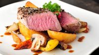 Ini Alasan dari Chef Mengapa Medium Rare Tingkat Kematangan Steak Terbaik