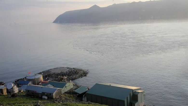 Little Diomede Island dan Big Diomede Island Little Diomede Island dan Big Diomede Island