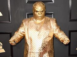 Parodi Kostum Paling Nyeleneh di #GRAMMYs