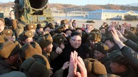 Menanggapi uji coba ini, AS, Jepang dan Korsel segera berkonsultasi dengan Dewan Keamanan PBB. Diperkirakan sidang Dewan Keamanan PBB akan digelar Senin (13/2) waktu setempat. KCNA/Handout via Reuters.