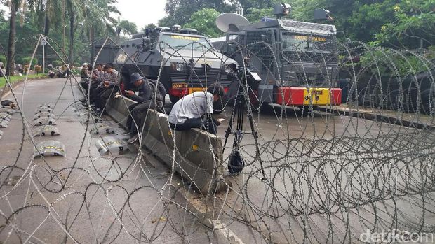 Polisi telah siaga.