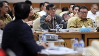 Rapat tersebut membahas 2.885 daftar inventarisasi masalah (DIM) RUU Penyelenggaraan Pemilu.