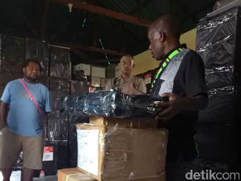 Kapolda Papua Irjen Paulus Waterpauw mengecek kesiapan pilkada