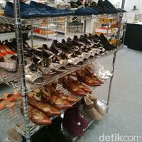 Blus Hingga Sepatu Marks & Spencer 70% di Kuningan City