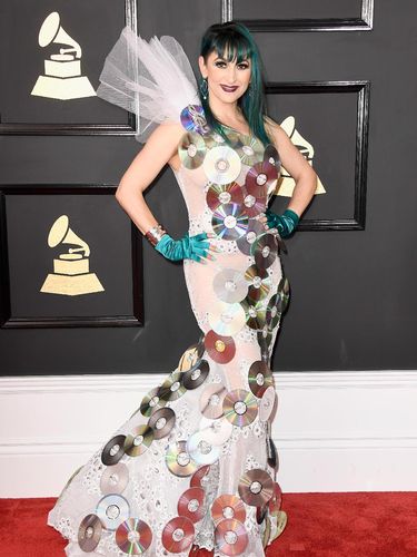 Selebriti dengan Busana Terburuk di Grammy Awards 2017