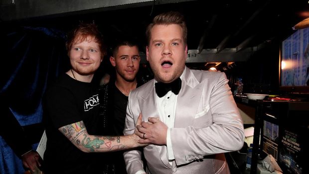 LOS ANGELES, CA - FEBRUARY 12:  (L-R) Musician Ed Sheeran, singer/actor Nick Jonas and GRAMMY Awards host James Corden attend The 59th GRAMMY Awards at STAPLES Center on February 12, 2017 in Los Angeles, California.  (Photo by Christopher Polk/Getty Images for NARAS)