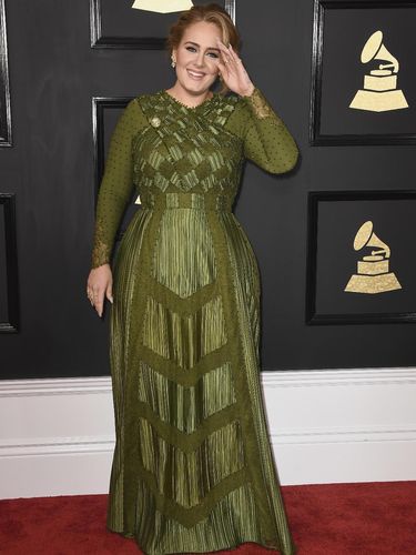 Butuh 1 600 Jam untuk Membuat Gaun Grammy Adele