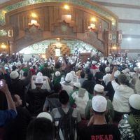 Suasana Masjid Pusdai Jabar saat Habib Rizieq  bertausyiah, Senin (13/2).