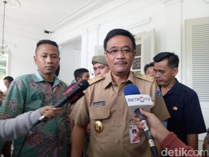 Ahok Didampingi PNS Terima Aduan, Djarot: Supaya Segera Dieksekusi