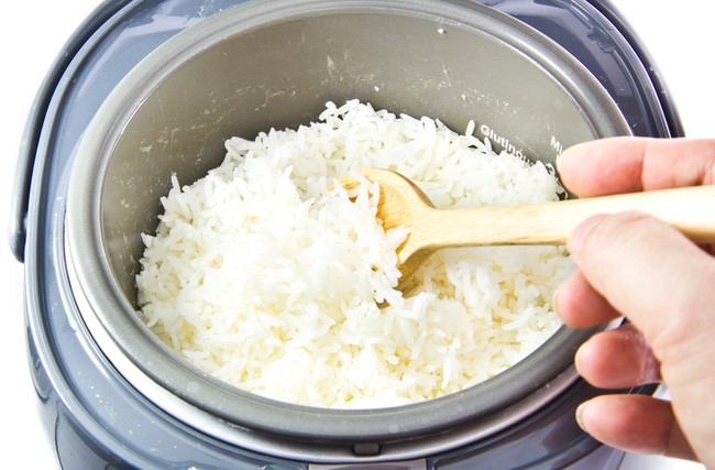 Punya Sisa Nasi? Yuk, Buat 5 Resep Nasi Ini Untuk Bekal!
