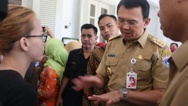 Ahok kembali menerima curhat warga Jakarta.