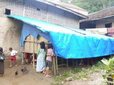 Tak Ada Dana, Disdik Bogor Galang Koin untuk Sekolah Terpal