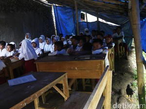 Solusi Disdik Bogor untuk Sekolah Terpal: Nanti Musyawarah Dulu
