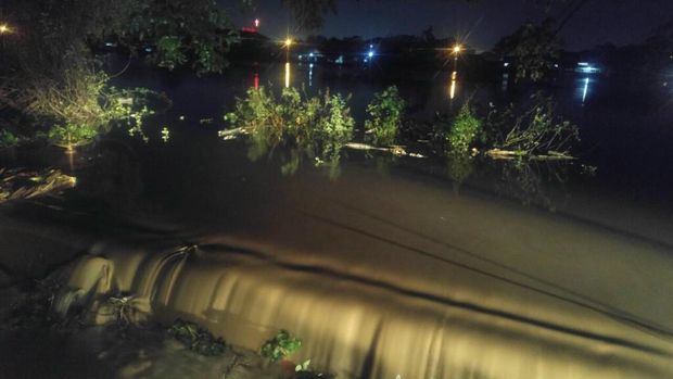 Sungai BKT Meluap, Sawah Besar Semarang Banjir dengan Arus Deras