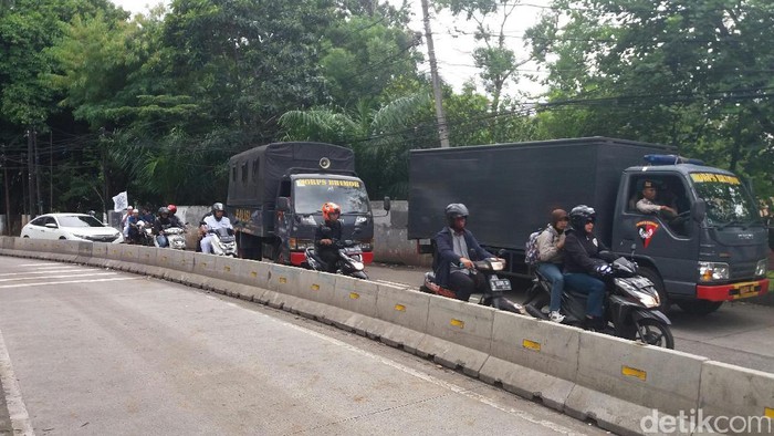 Massa Bubarkan Diri, Lain di Depan Kementan Kembali Dibuka