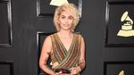 Parade Para Musisi Cantik di Grammy Awards 2017 (1)