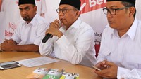 Wakil ketua Tim Sukses Anies Baswedan-Sandiaga Uno, M Taufik  (tengah) menyayangkan aktivitas black campaign di masa tenang.