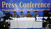 Tak sendiri, Haedar Nasir juga ditemani oleh Ketua PP Muhammadiyah bidang Wakaf dan Kehartabendaan M. Good Will Zubir, Ketua Pimpinan Pusat Muhammadiyah Yunahar Ilyas, dan Sekertaris Umum PP Muhammadiyah Abdul Muti.