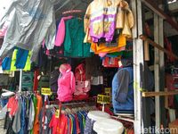 Mendulang Rezeki di Musim Hujan