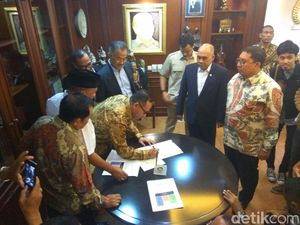 13 Anggota DPR Fraksi Gerindra Usul Pansus Angket Ahok-Gate