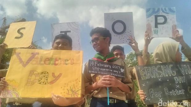 Pelajar di Surabaya Tolak Perayaan Valentine