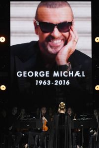 Adele Nyanyikan Tribute untuk George Michael