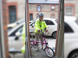 Bukan Main, Nenek ini Naik Sepeda Sejauh 16.000 km!