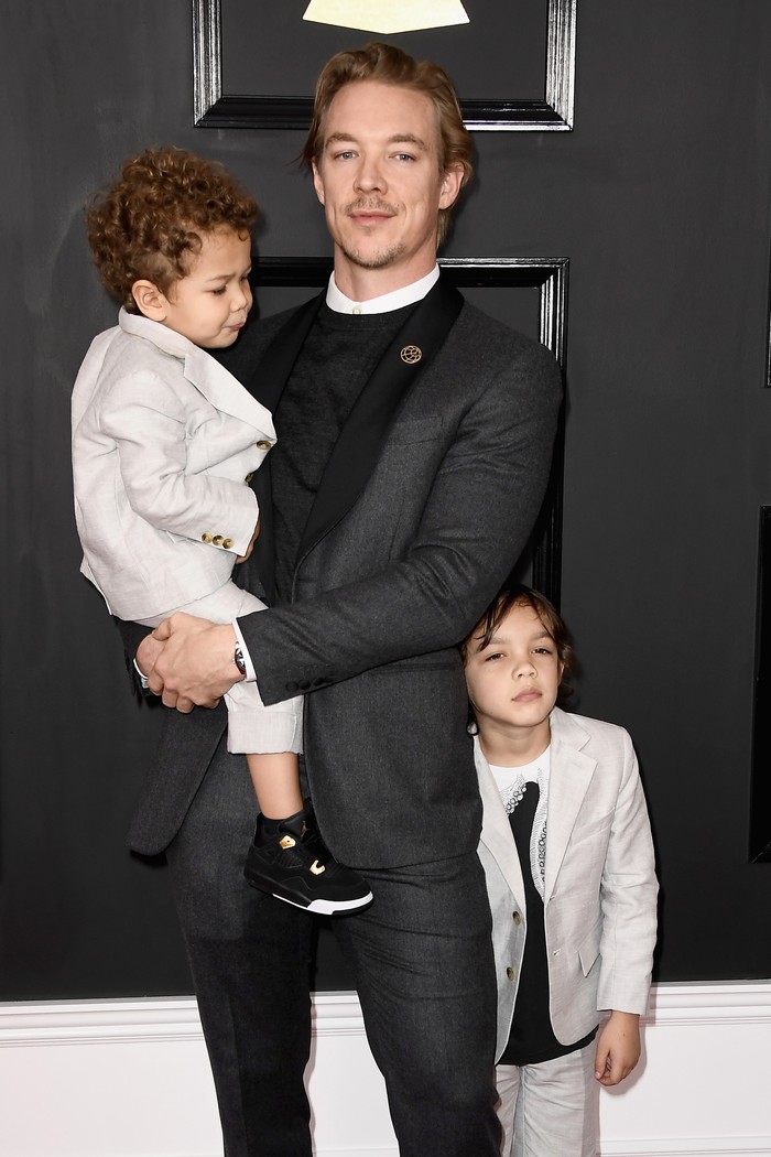 So Cute! Diplo Bawa 2 Anaknya Berpose di Red Carpet