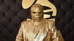 Penampilan Aneh di Grammy 2017, Mulai dari Bola hingga Kepingan CD