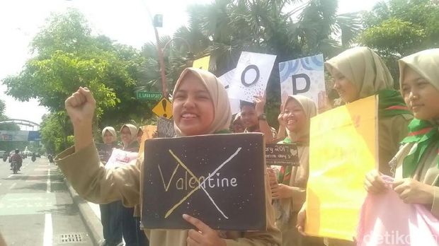 Pelajar di Surabaya Tolak Perayaan Valentine