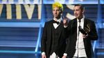 Jatuhnya James Corden hingga Penampilan Simple Ed Sheeran di Grammy 2017