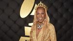 Penampilan Aneh di Grammy 2017, Mulai dari Bola hingga Kepingan CD