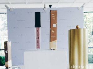 Rollover Reaction Rilis Lipstik Metalik Warna Rose Gold