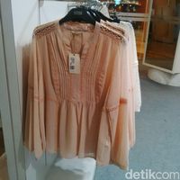 Blus Hingga Sepatu Marks & Spencer 70% di Kuningan City