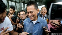 Dalam kasus ini, Mantan Direktur Utama PT Garuda Indonesia, Emirsyah Satar dan Beneficial Owner Connaught Intenational, Soetikno Soedarjo diduga bersekongkol untuk melakukan tindak pidana korupsi dengan perusahaan Raksasa di dunia Rolls Royce terkait pengadaan mesin pesawat Airbus A330-300.