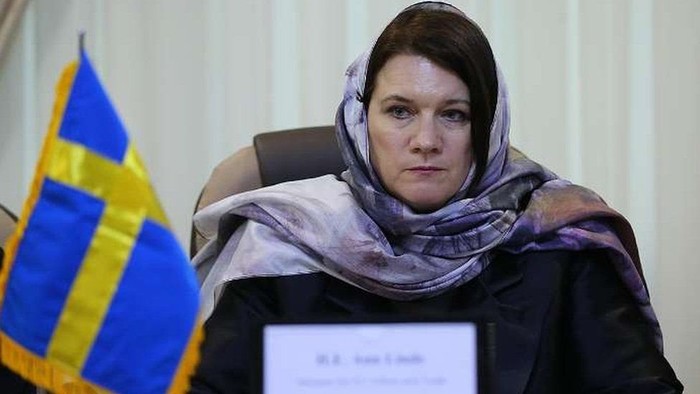 Berkerudung atau Melanggar Hukum, Pilihan Menteri Swedia di Iran