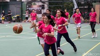 Sementara itu ada pula pertandingan antar member. Pool/Rina Atriana/detikFoto.