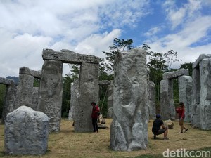 Bukan di Inggris, Stonehenge Ini Ada di Sleman